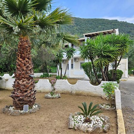 Villa Elena Іпсос Екстер'єр фото